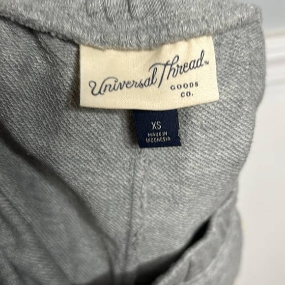 Universal Thread Comfy Gray Sweat Shorts with pockets Size XS - Picture 4 of 5